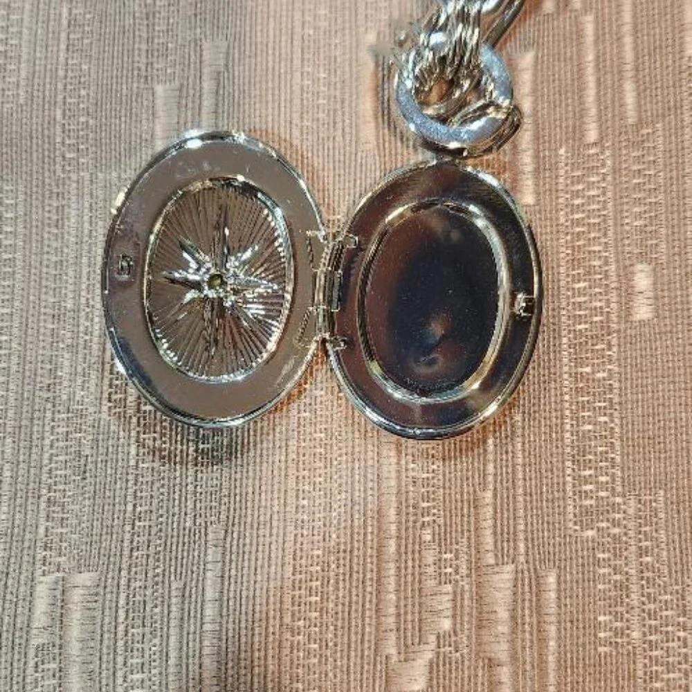 On 34th Pave Star Oval Locket Pendant Necklace Silver-toned - Picture 6 of 6